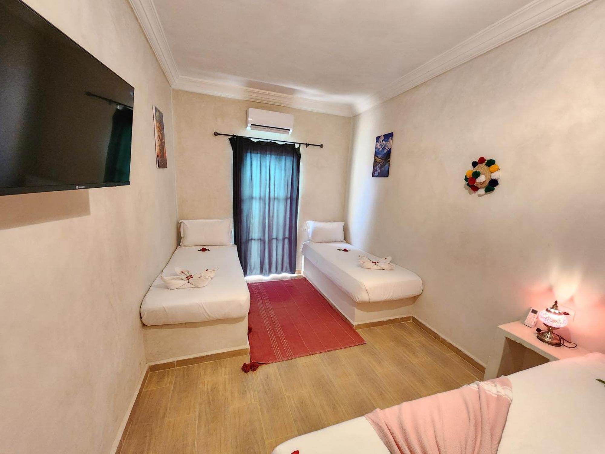 Les Jardins D Amizmiz 6 Piscines Bed and Breakfast Wawizelte Εξωτερικό φωτογραφία
