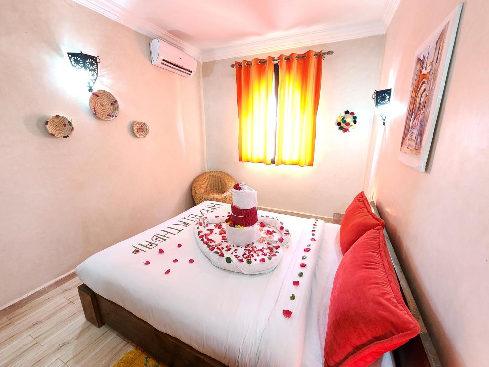 Les Jardins D Amizmiz 6 Piscines Bed and Breakfast Wawizelte Εξωτερικό φωτογραφία